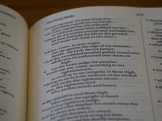 Bij deze of bij dezen: wat is het verschil en wanneer gebruik je welke vorm in een e-mail of brief?